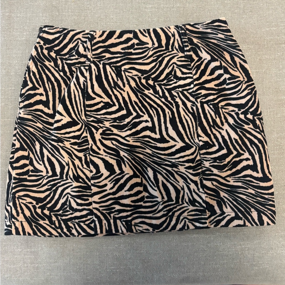 Size 6 Wild Fable Tan and Black Skirt with Belt Loop Detail
